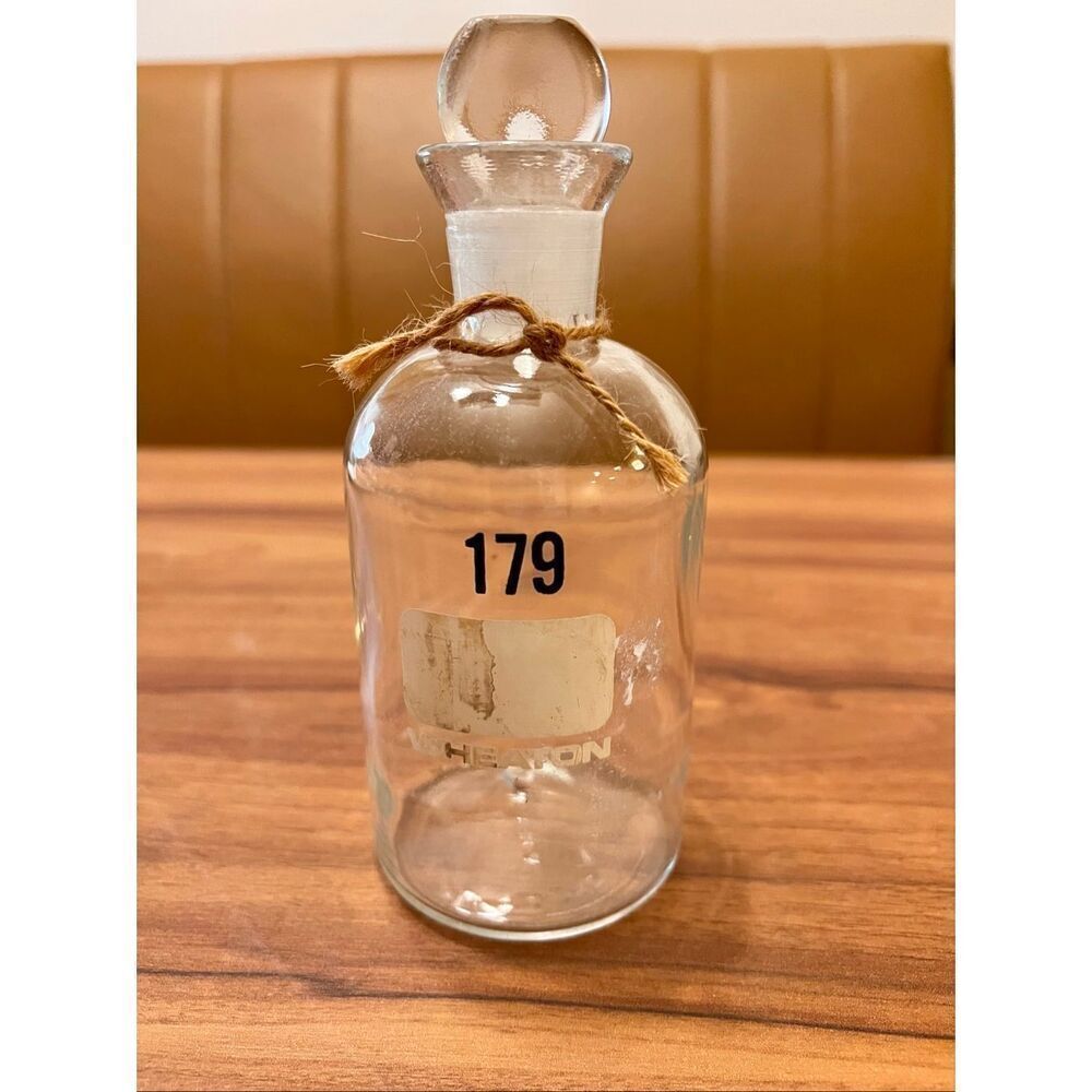 Clear Glass Wheaten Bottle With Glass Stopper #179